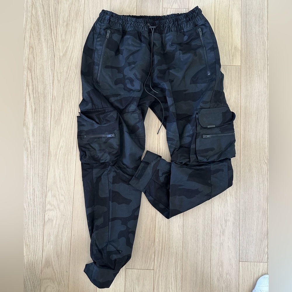 Represent clo Cargo Camo pants